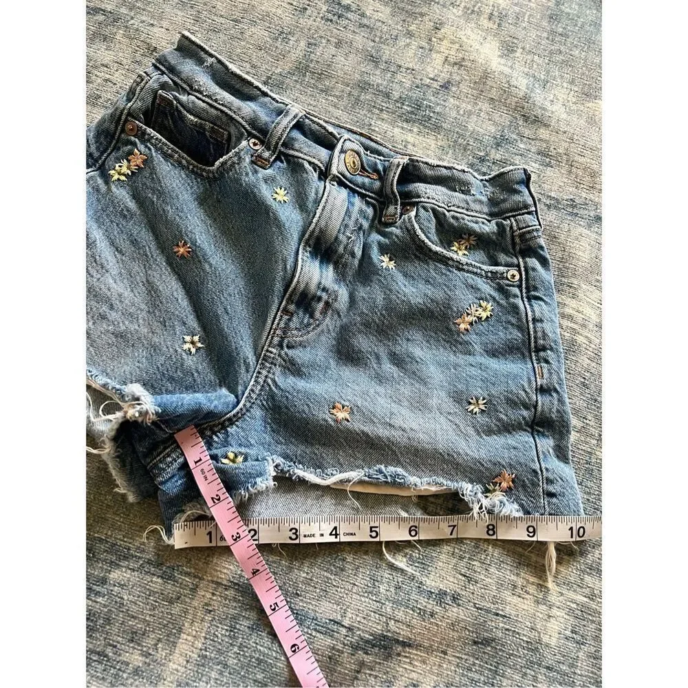 American Eagle Distressed Floral Embroidered High Rise Denim Mom Shorts Size 00